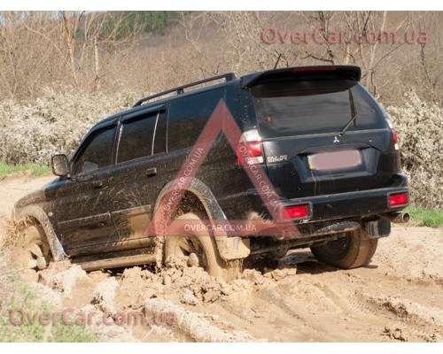 Спойлер Mitsubishi Pajero Sport 96-08 ДСТ (стеклопластик, под покраску)